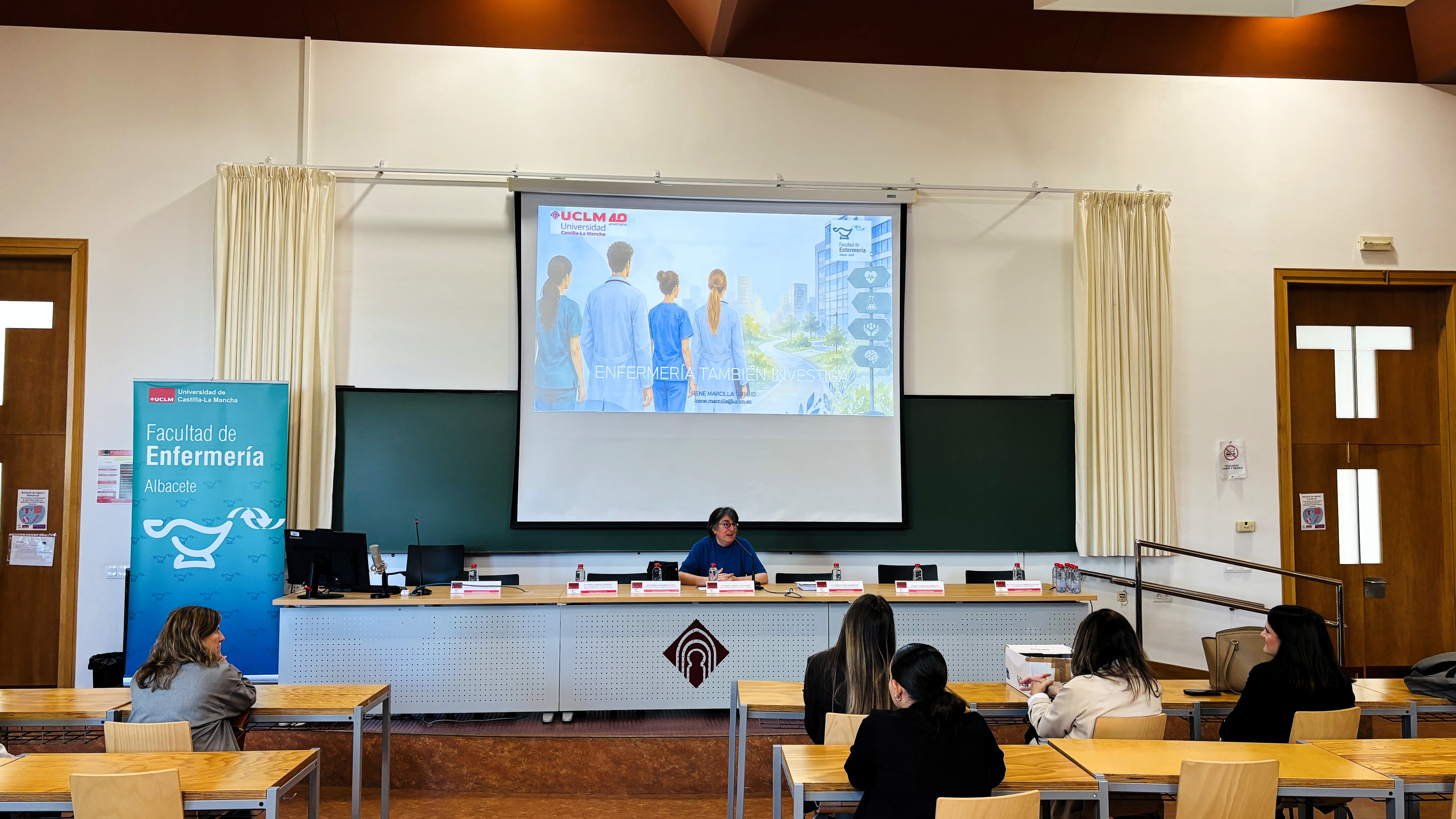 Presentación de las Jornadas por la decana de la Facultad de Enfermería de Albacete, Raquel Bartolomé