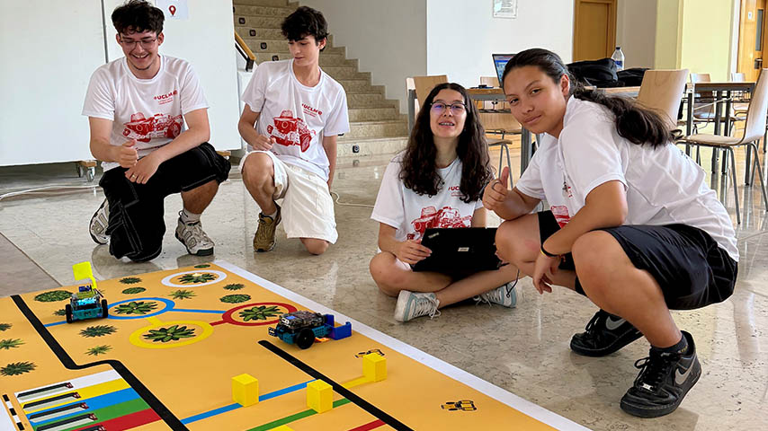 Cuatro estudiantes de Guadalajara en la competición de robótica