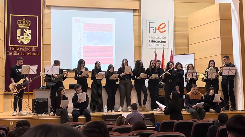 Estudiantes de la UCLM interpretan por primera vez en Castilla-La Mancha el himno feminista ‘La marcha de las mujeres’