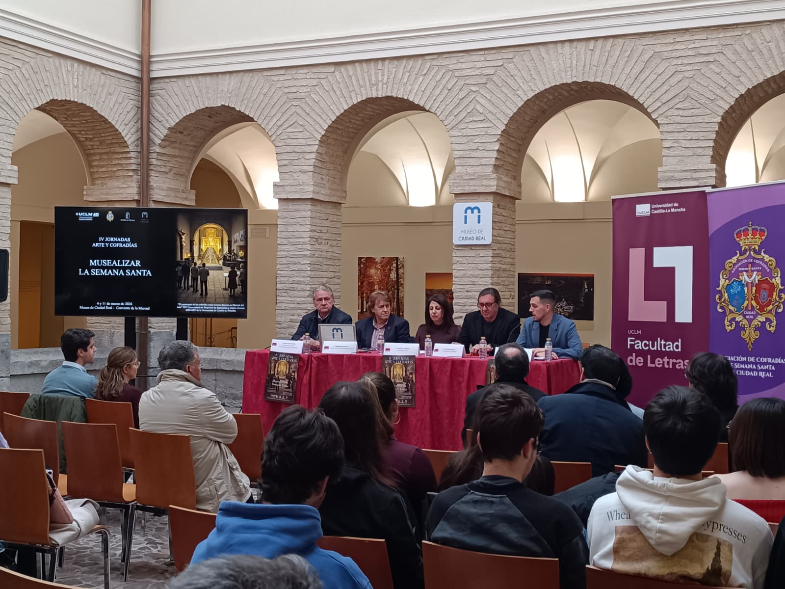 Estandarte de Ur y Maruja Mallo